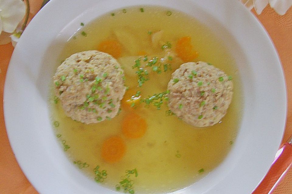 Leberknödelsuppe