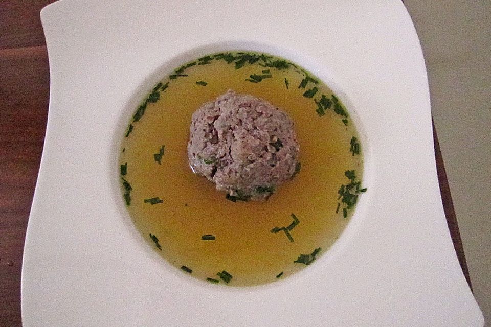 Leberknödelsuppe