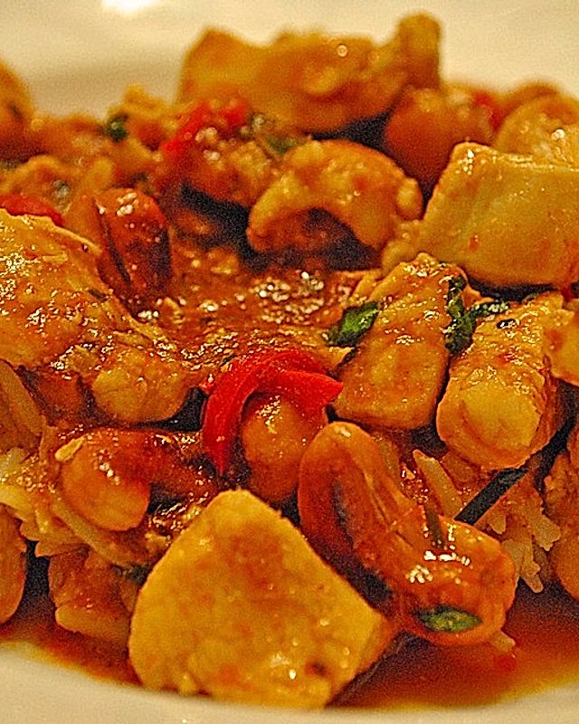 Gebratenes Hühnchen mit roter Currypaste & Cashewnüssen
