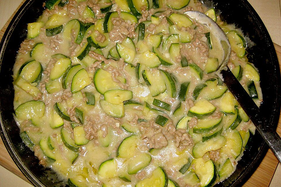 Würzige Zucchini - Hackfleisch - Pfanne