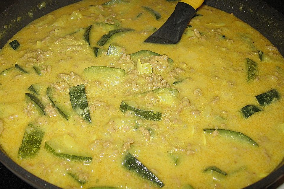 Würzige Zucchini - Hackfleisch - Pfanne