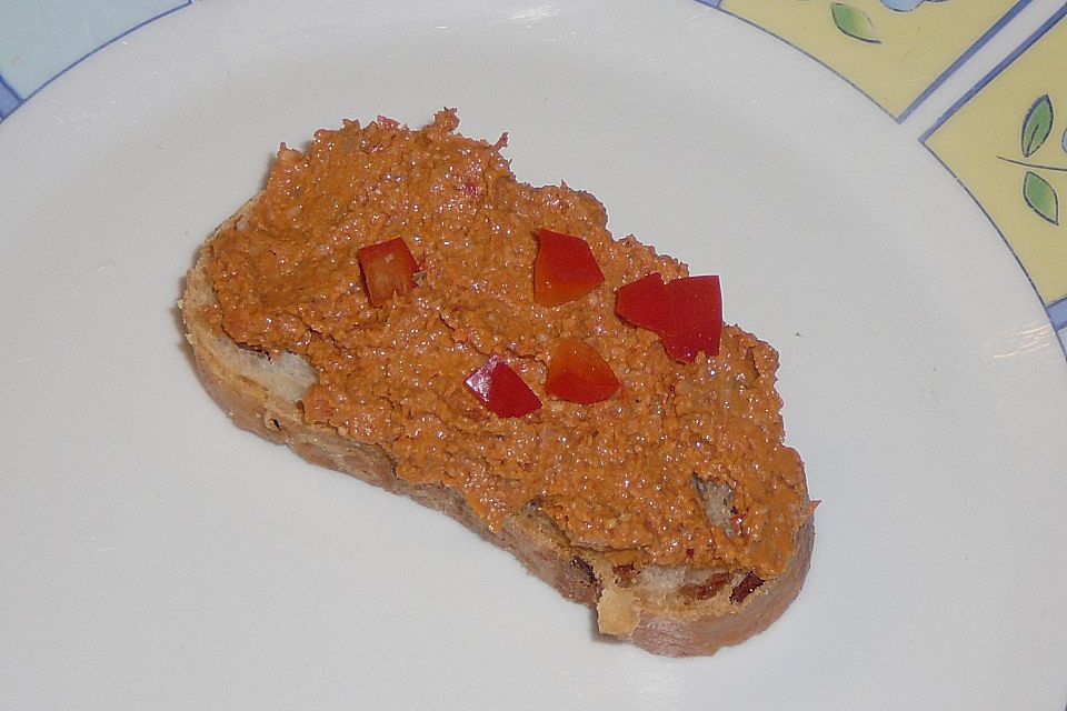 Walnuss - Paprika - Paste