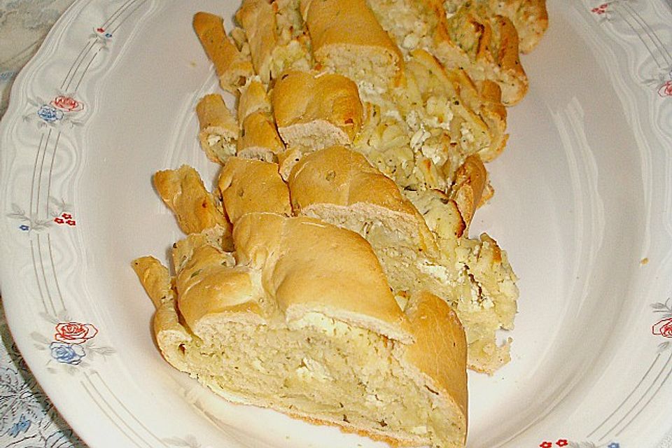 Gerolltes Zwiebelbrot mit Philadelphia