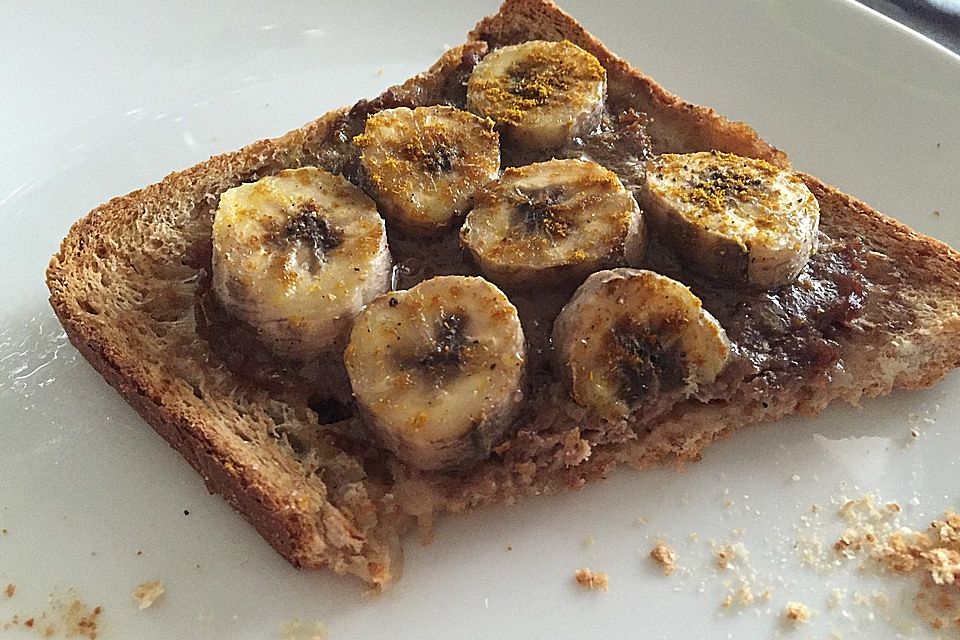 Gebackener Mett - Bananen - Toast mit Curry