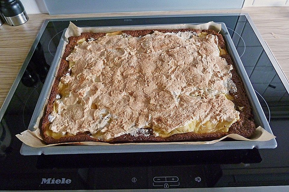 Apfelkuchen mit Baiser