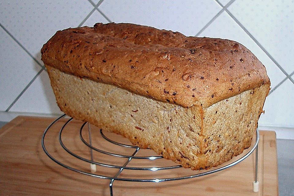 Würziges Kartoffel - Walnuss - Brot