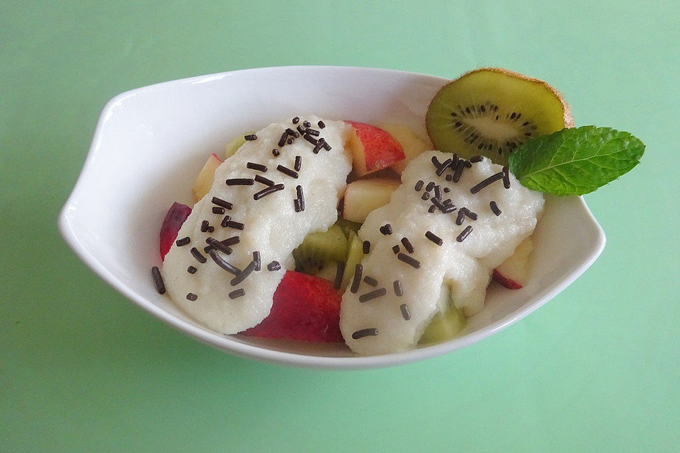 Vanillegrießbrei mit Obst