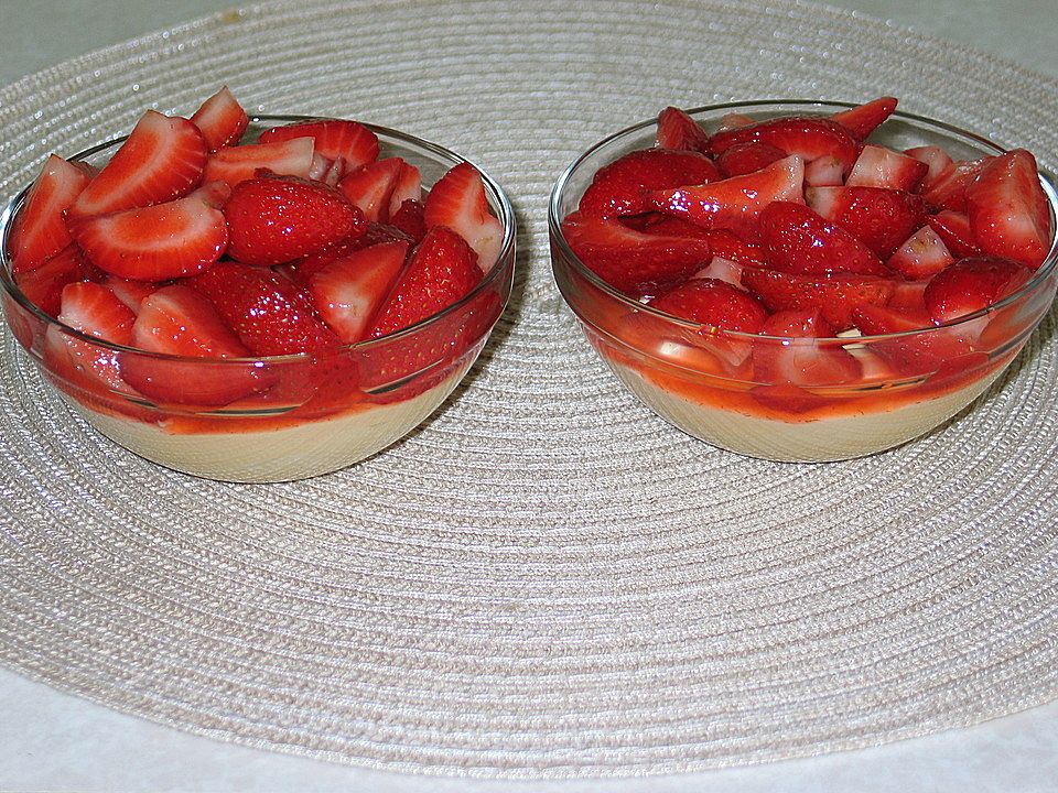Vanillecreme mit marinierten Erdbeeren| Chefkoch