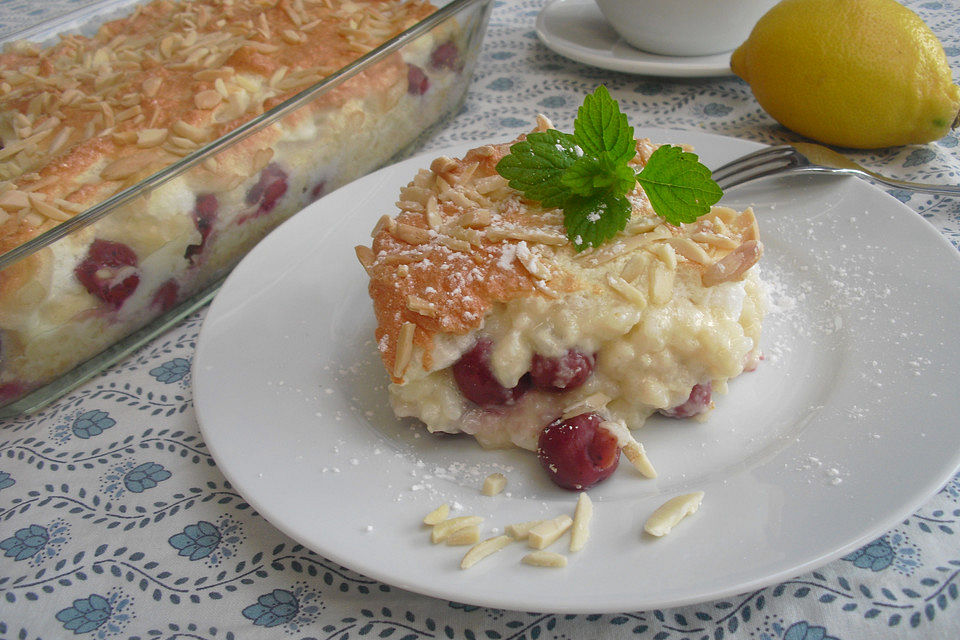 Milchreis-Traum mit Kirschen und Mandel-Baiser