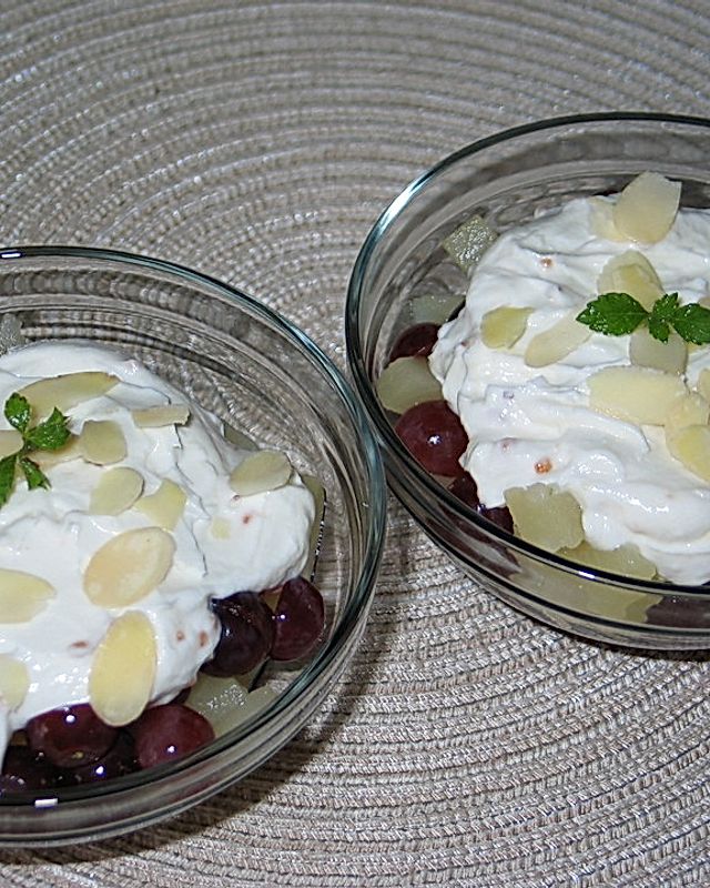 Fruchtsalat mit Quarkcreme