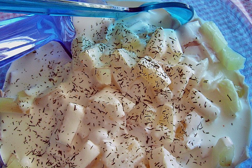 Eiersalat mit Schinken und Ananas