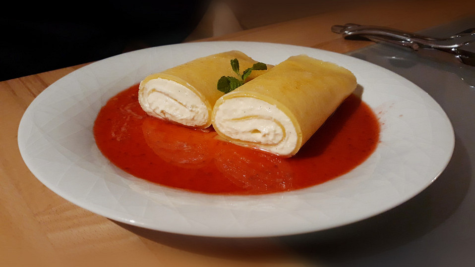 Gebrannte Quarkcannelloni auf Himbeersauce von chefkoch