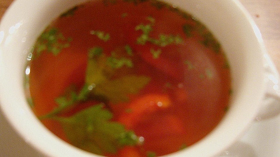 Klare Tomatenessenz von chefkoch Klare Tomatenessenz von chefkoch