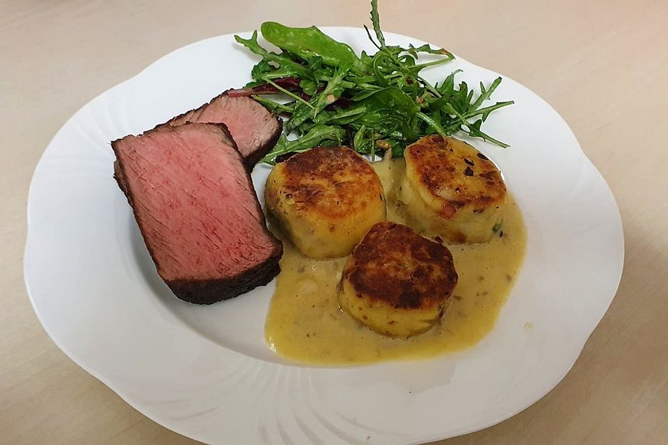 Chateaubriand mit Speckbohnen, Macaire-Kartoffeln und Sauce Béarnaise