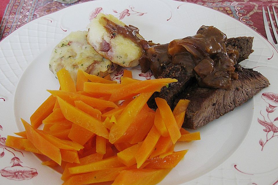 Chateaubriand mit Speckbohnen, Macaire-Kartoffeln und Sauce Béarnaise