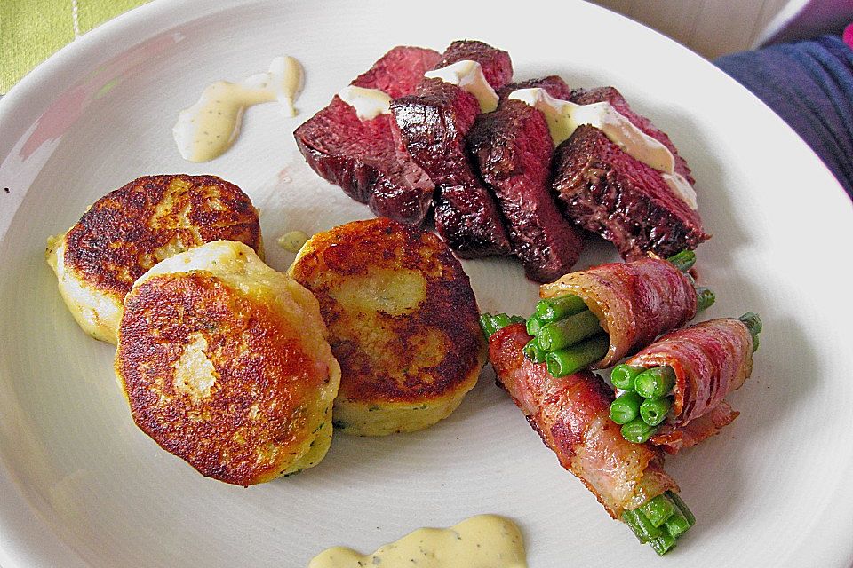 Chateaubriand mit Speckbohnen, Macaire-Kartoffeln und Sauce Béarnaise