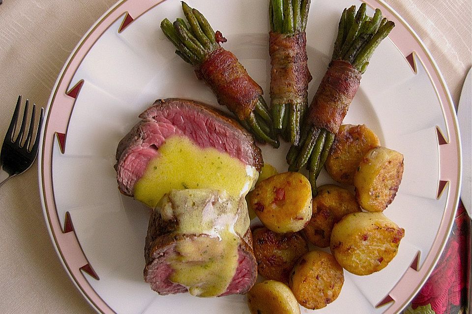 Chateaubriand mit Speckbohnen, Macaire-Kartoffeln und Sauce Béarnaise