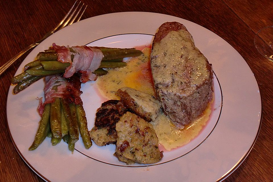 Chateaubriand mit Speckbohnen, Macaire-Kartoffeln und Sauce Béarnaise