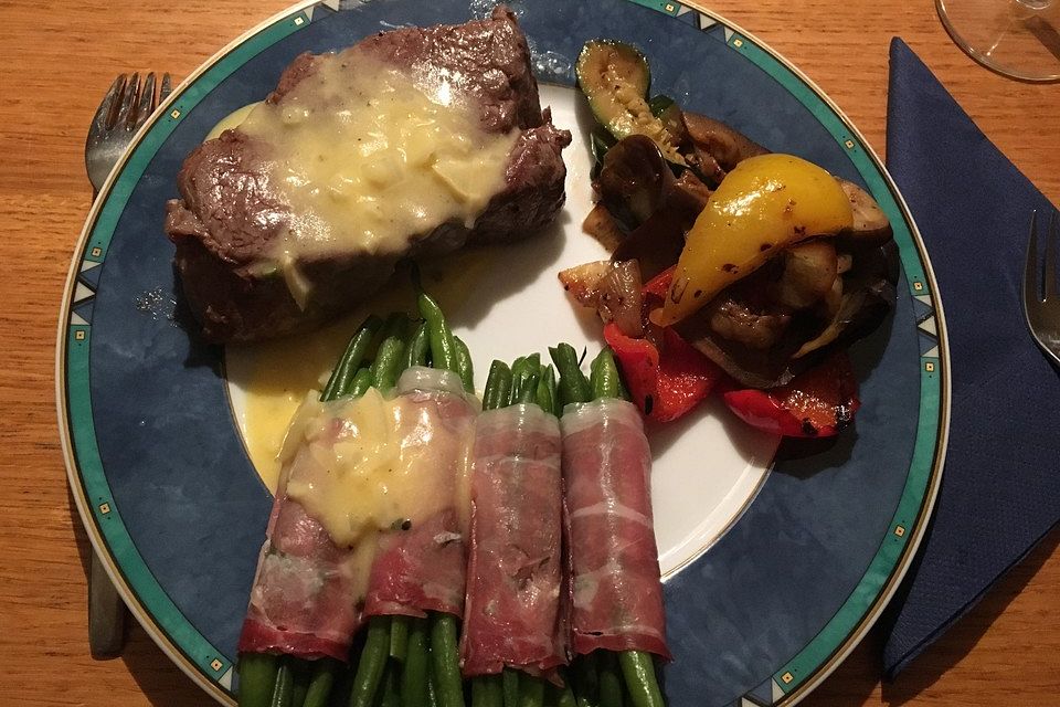 Chateaubriand mit Speckbohnen, Macaire-Kartoffeln und Sauce Béarnaise