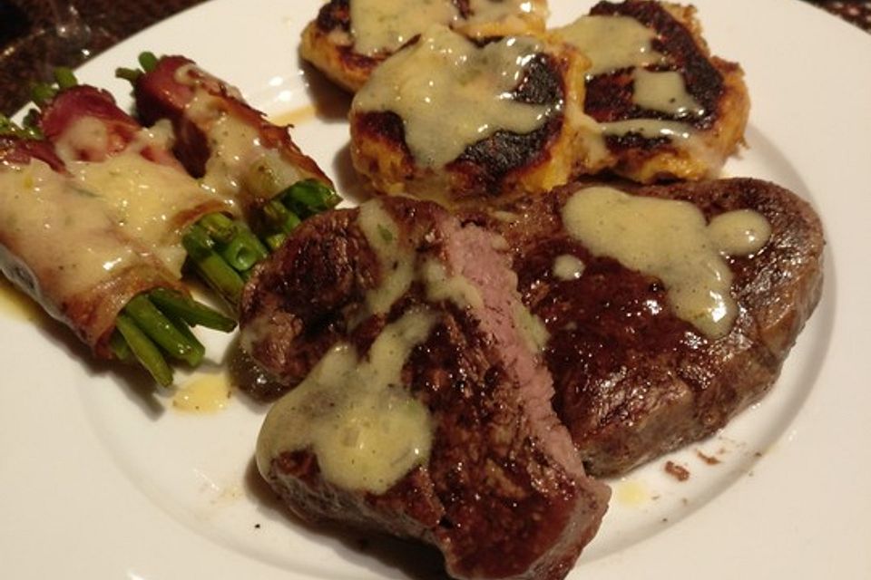 Chateaubriand mit Speckbohnen, Macaire-Kartoffeln und Sauce Béarnaise