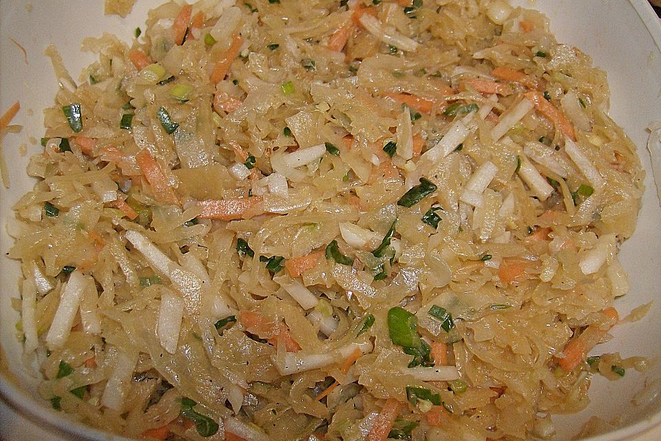 Sauerkrautsalat mit einer asiatischen Note