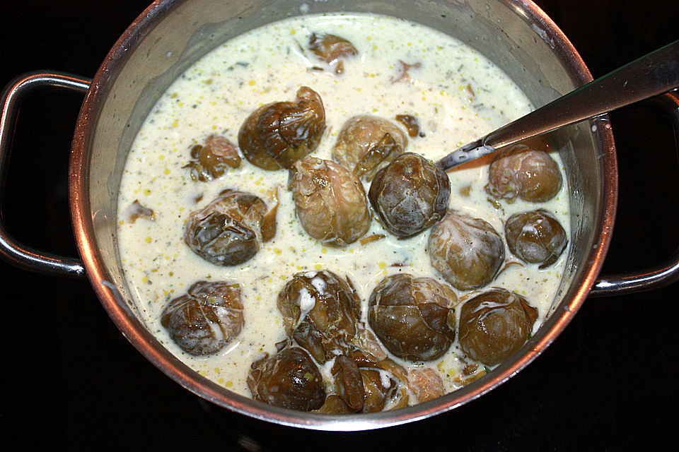 Rosenkohl in Käsesauce