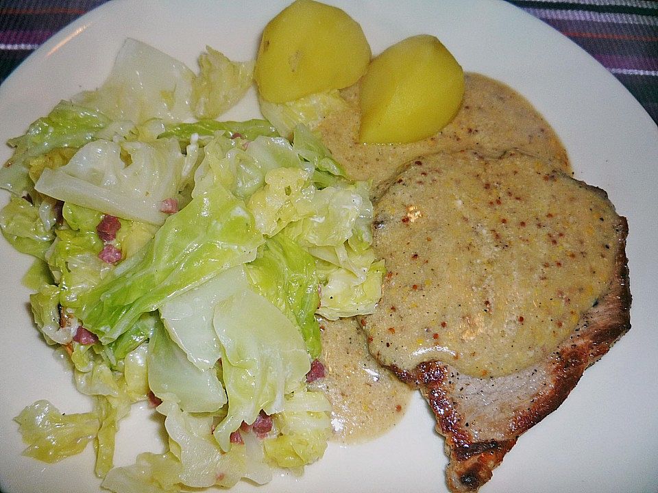 Rahmwirsing mit gebratenem Tempeh
