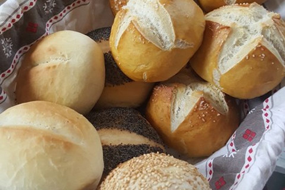 Schwäbische Laugenbrötchen