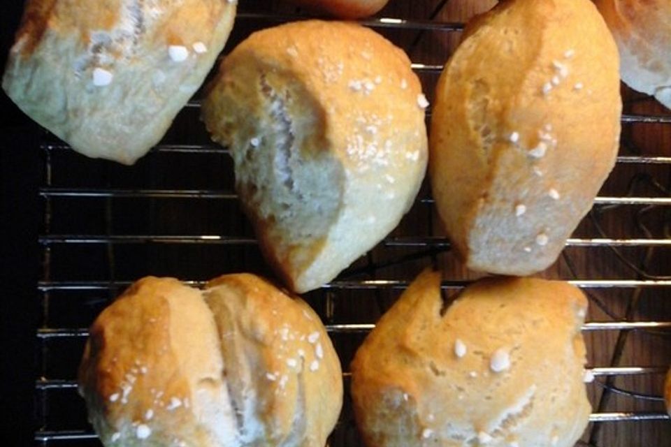 Schwäbische Laugenbrötchen