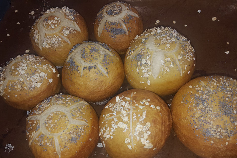 Schwäbische Laugenbrötchen