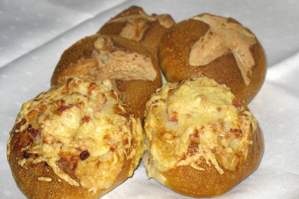 Schwäbische Laugenbrötchen