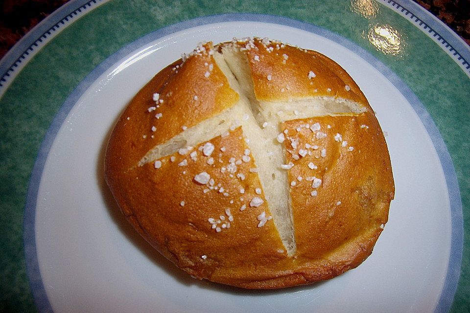 Schwäbische Laugenbrötchen