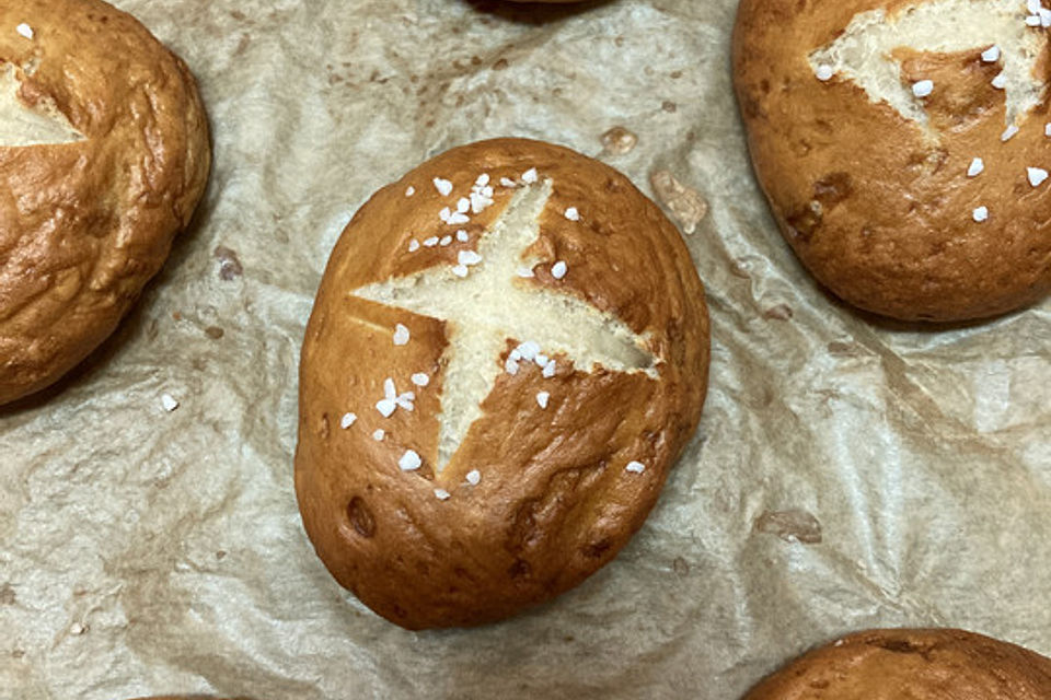 Schwäbische Laugenbrötchen