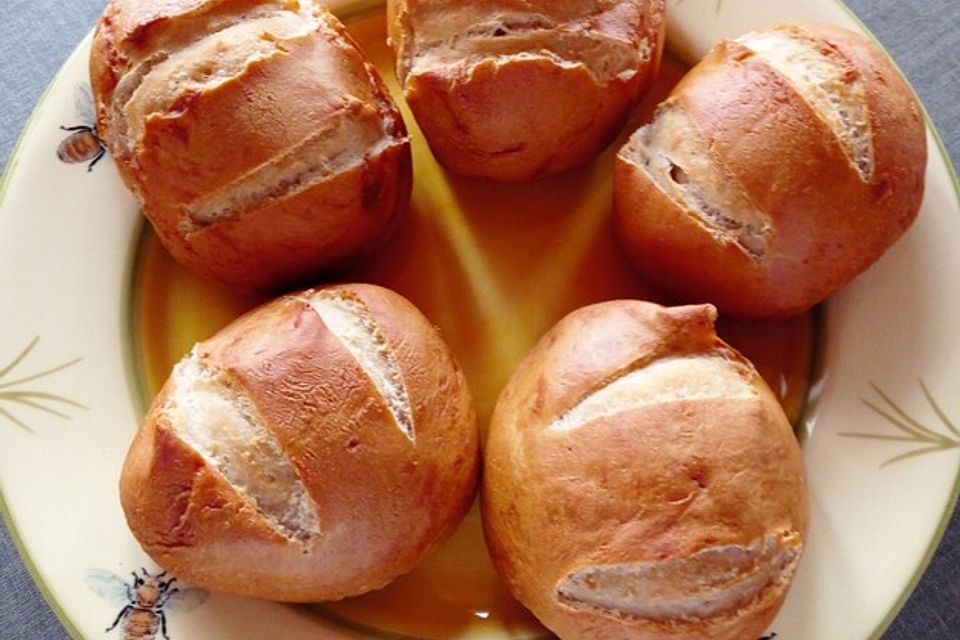 Schwäbische Laugenbrötchen