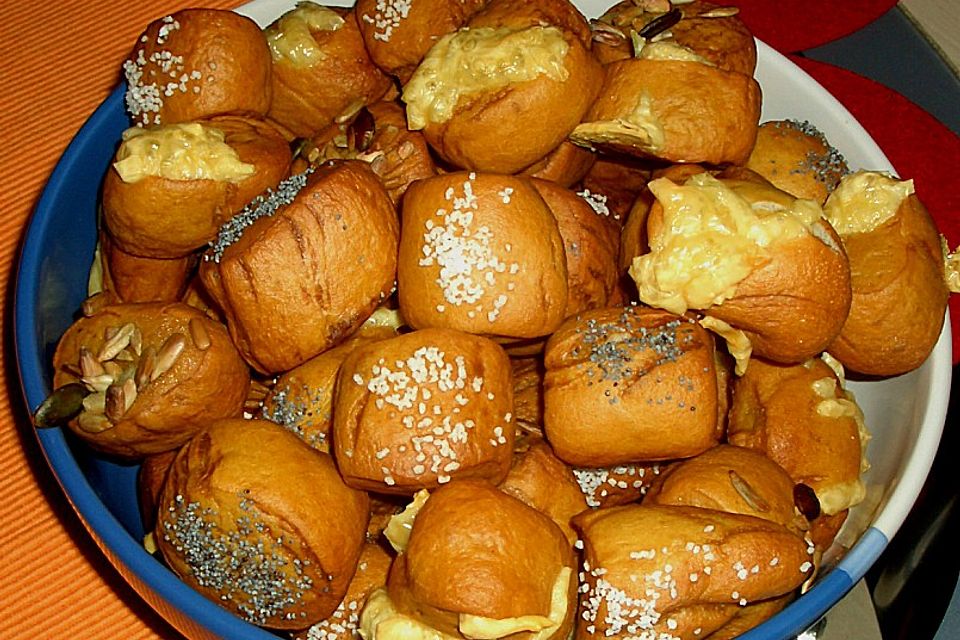 Schwäbische Laugenbrötchen