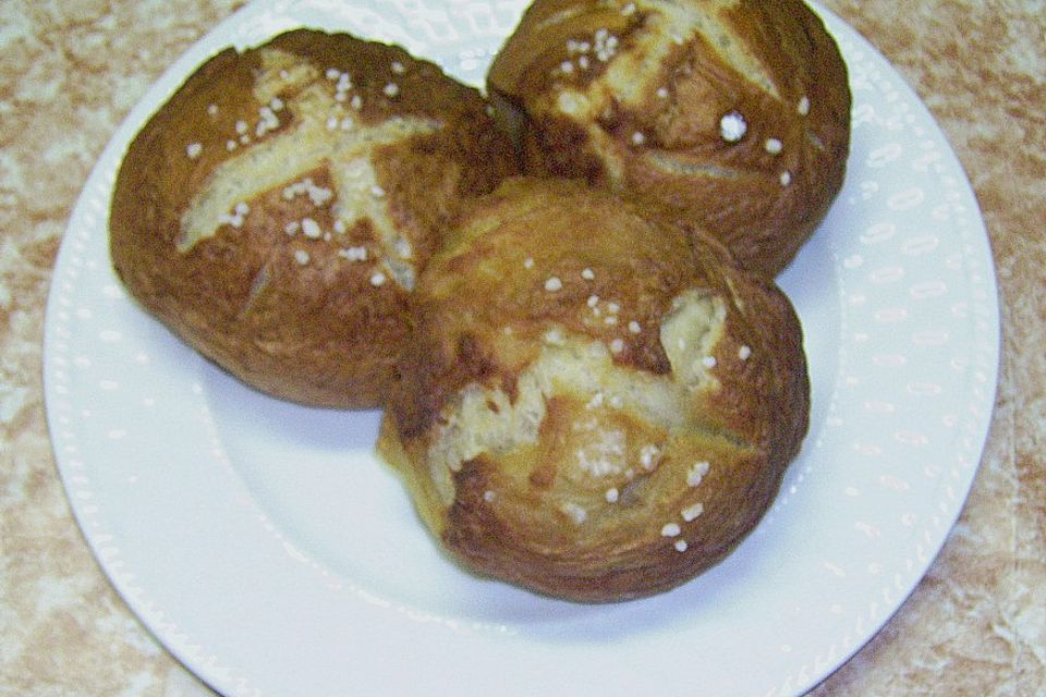 Schwäbische Laugenbrötchen