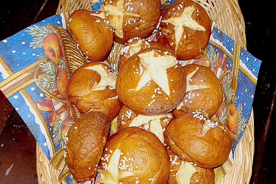 Schwäbische Laugenbrötchen