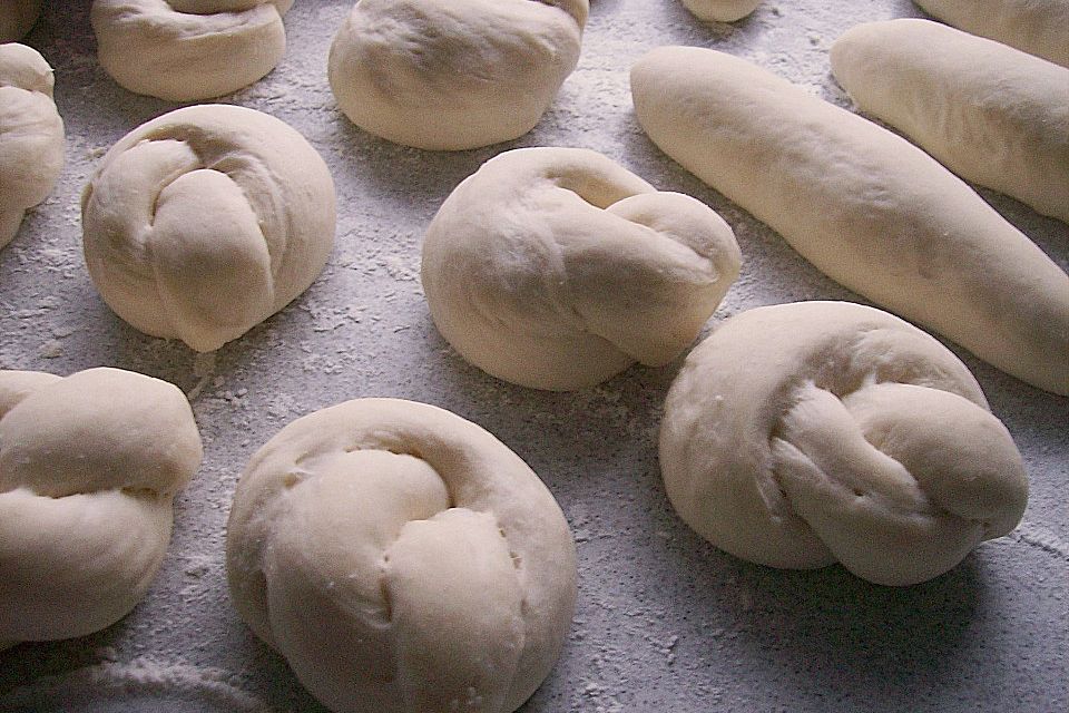 Schwäbische Laugenbrötchen