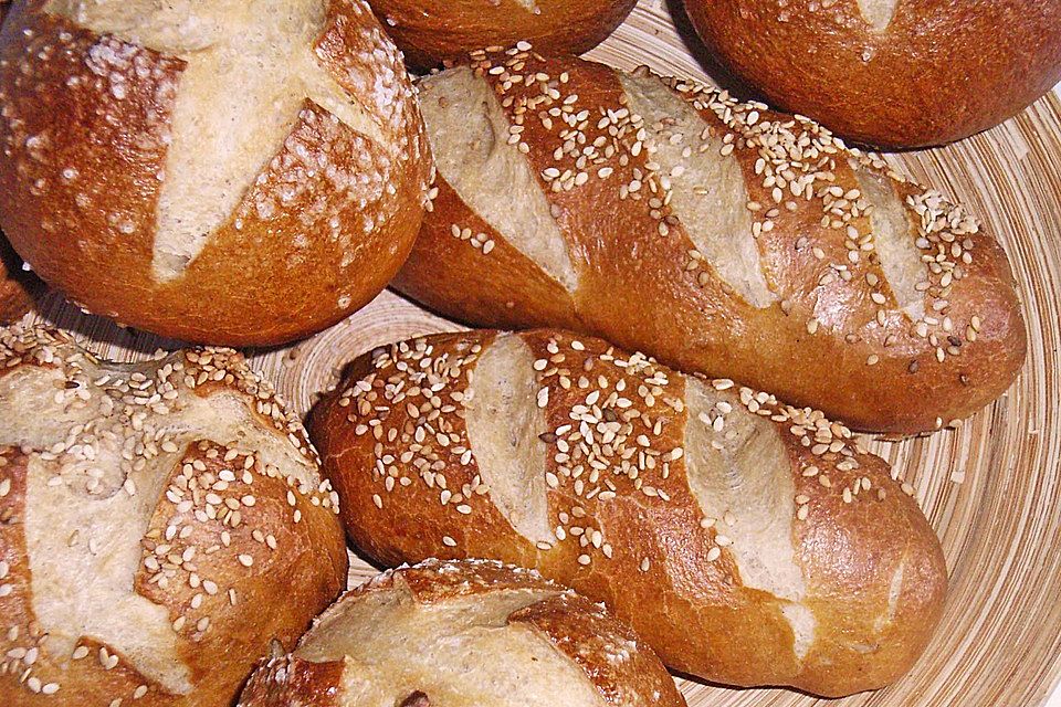 Schwäbische Laugenbrötchen
