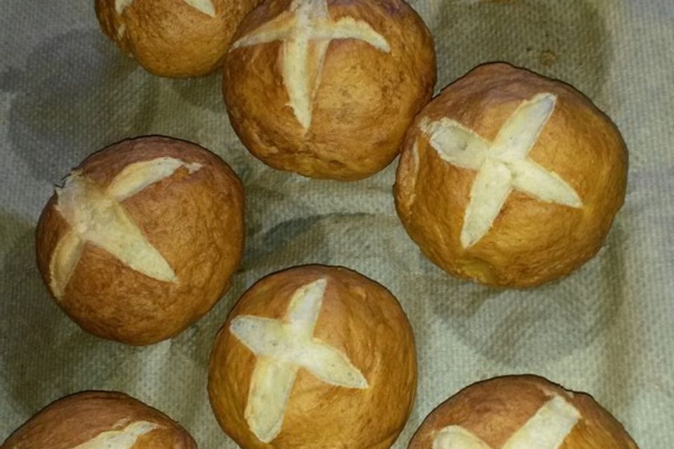 Schwäbische Laugenbrötchen