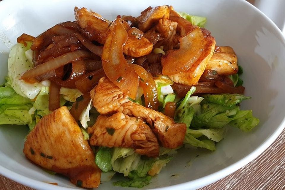 Knackiger Salat mit Curry - Hähnchen