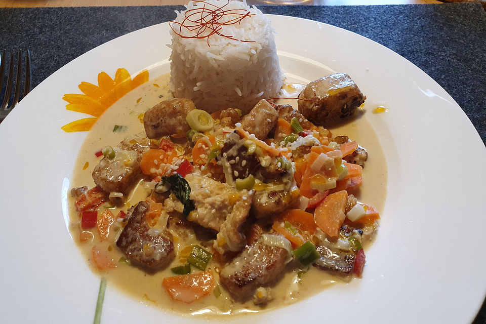 Fruchtig - scharfes, grünes Thai - Curry mit Hähnchen oder Pute