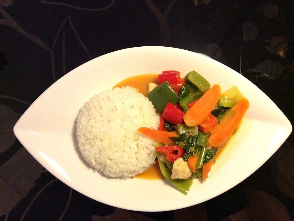 Fruchtig - scharfes, grünes Thai - Curry mit Hähnchen oder Pute von ...