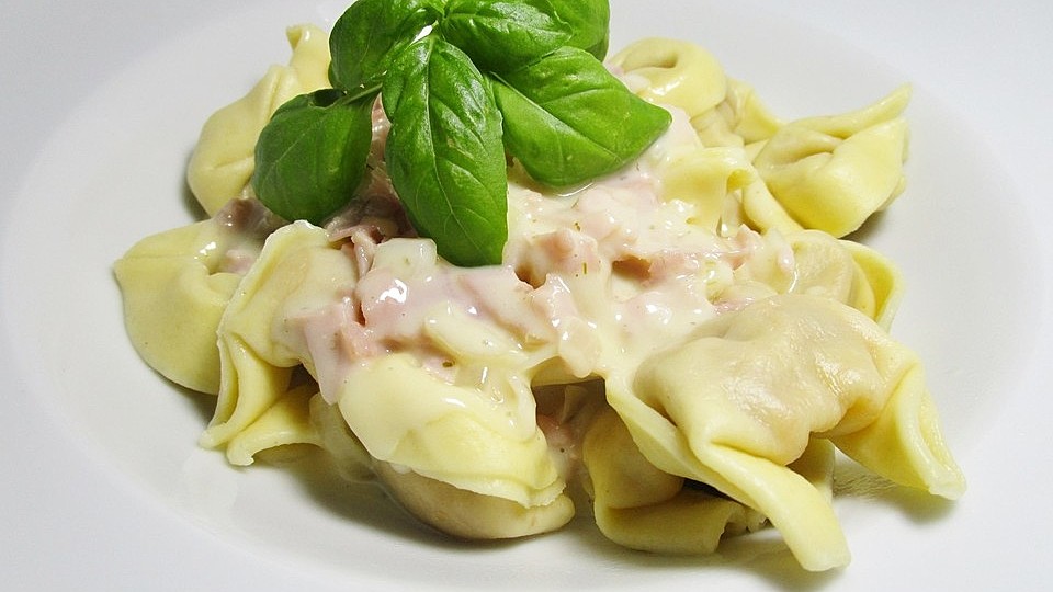 Tortellini In Schinken Kase Sahne Sauce Von Zauberfee026 Chefkoch