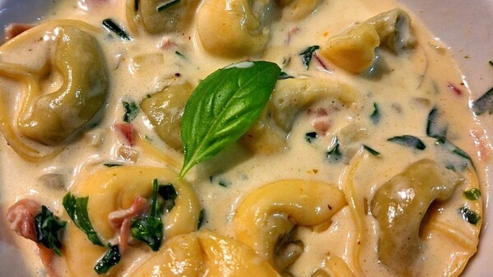 Tortellini in Schinken - Käse - Sahne - Sauce von Zauberfee026