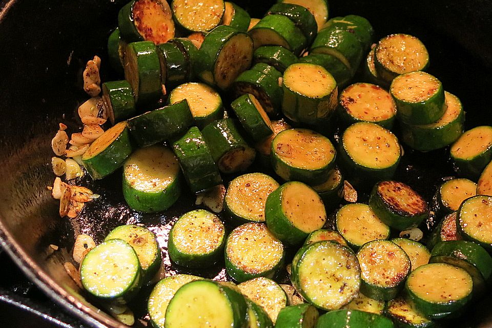 Gebratene Zucchini