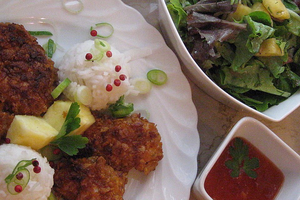 Huhn - Crunchies mit Basmati - Reis und Chinakohl - Ananassalat