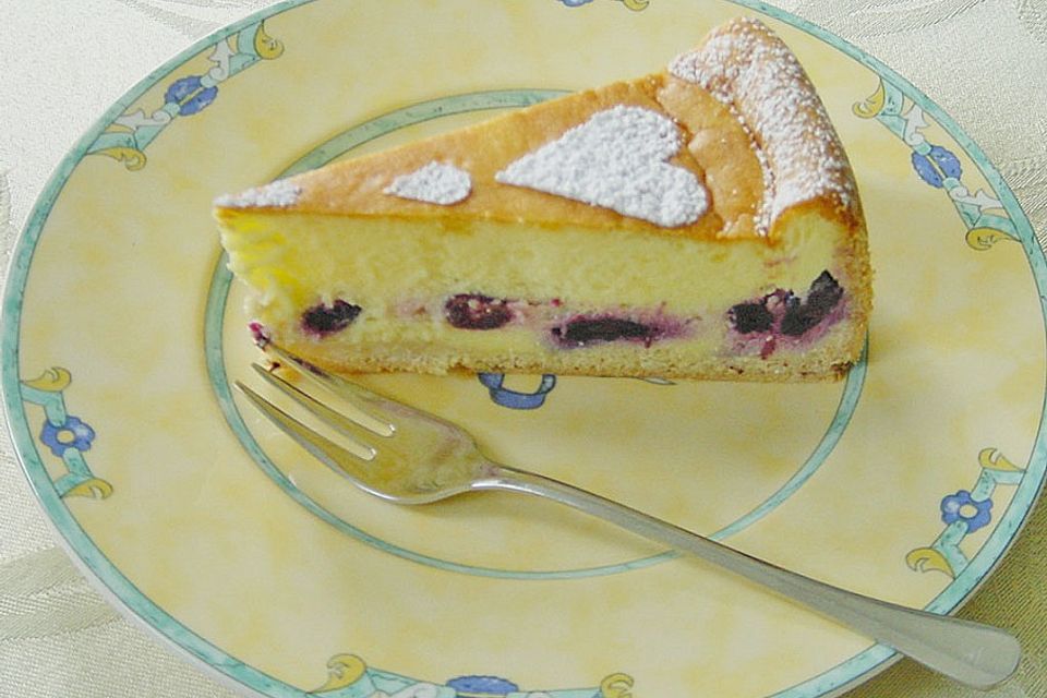 Käsekuchen  mit  Mürbeteigboden