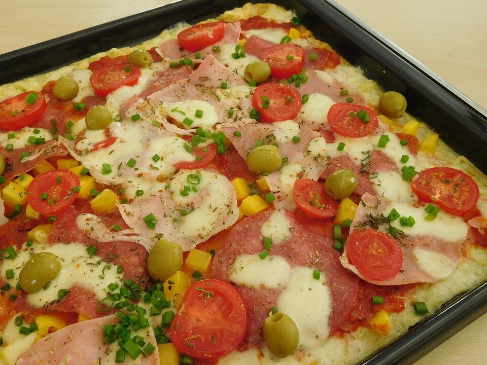 Pfannkuchen - Pizza auf dem Blech von erdbeerfee| Chefkoch