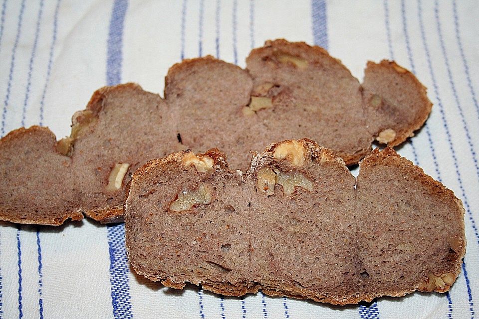 Burgis Walnussbrot mit Sauerteig